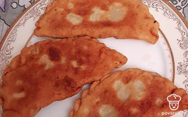 Аппетитные сытные чебуреки — Рецепт с фото