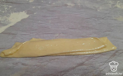 Каждую часть сложите в виде гармошки.