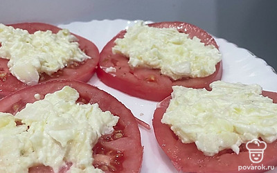 Украсьте перед подачей петрушкой.