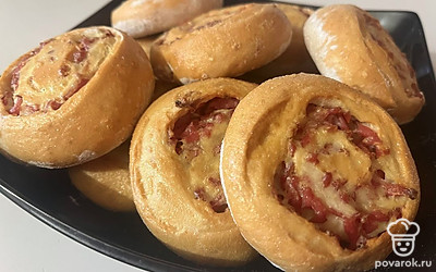 Подавайте к столу с вашим любимым соусом. 