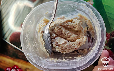 Замесите тесто. 