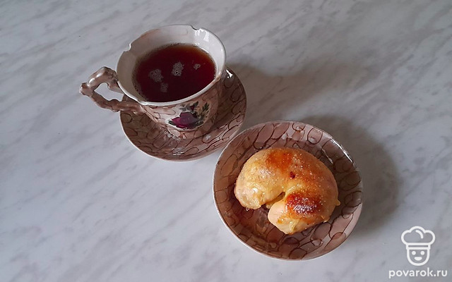 Сладкие булочки с яблочным вареньем — Рецепт с фото