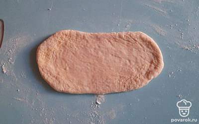 Поделите тесто на 3 части и каждую часть раскатайте.