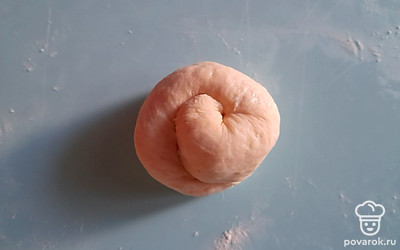 Сформируйте булочку любой формы.