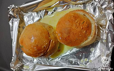 Накрыть крышкой и отправить на 20 минут при 180 градусах.