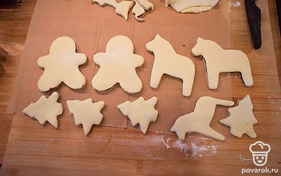 Обрезки теста не выбрасывайте - их так же можно испечь.