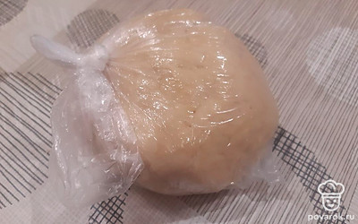 Тесто оставляем на 15 минут. 