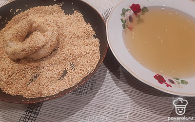 Обмануть воде с мёдом и кунжуте. 