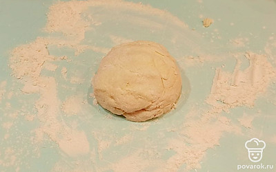 Замешиваем тесто.