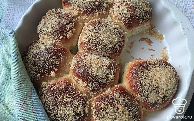 Пуховые булочки со штрейзелем — Рецепт с фото