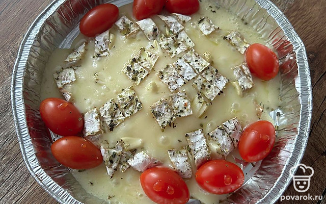 Запеченный камамбер с черри, чесноком и итальянскими травами — Рецепт с фото