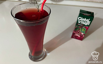 Перед подачей украсьте бокал веточкой эстрагона или долькой лимона. 