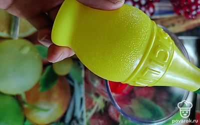 Добавьте лимонный сок. 