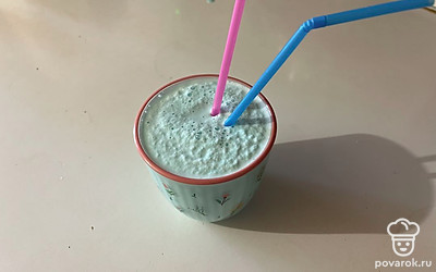 Подавайте к столу со льдом. 