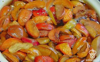 Добавьте сахарный песок. Перемешайте. Выключите газ.