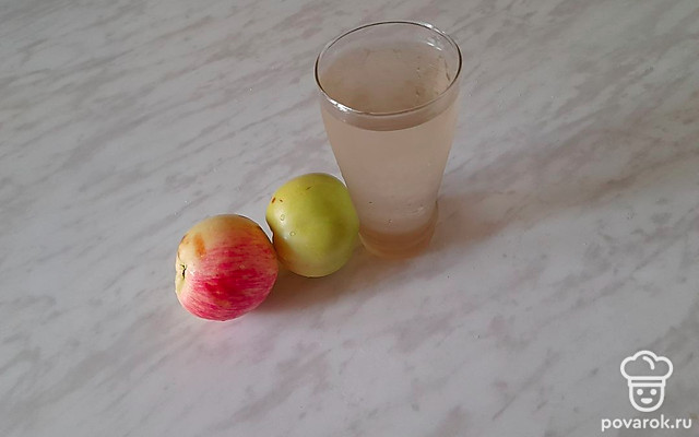 Яблочный компот с мускатным орехом — Рецепт с фото