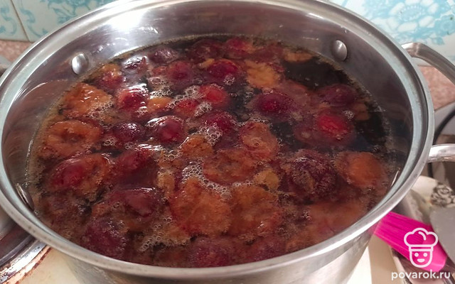 Ароматный компот из слив — Рецепт с фото