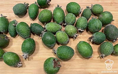 Для приготовления потребуются спелые свежие плоды фейхоа.