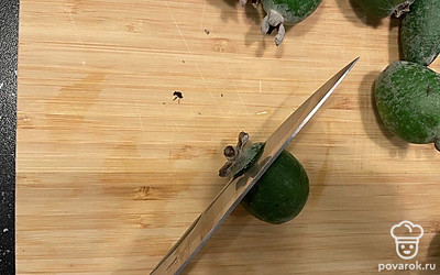 У всех плодов срезать остаток цветка.