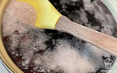 Пока компот варится собираем пенку.