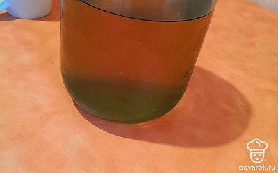 Добавить к компоту сахар по вкусу. Компот готов. 