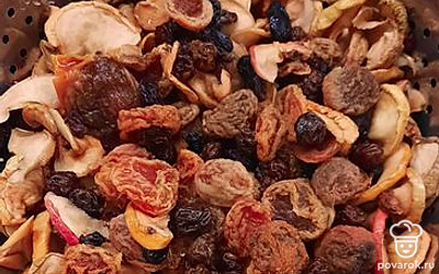 Хорошо промыть сухофрукты. 