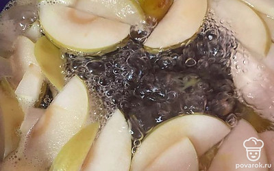 Ждем, когда закипит компот.