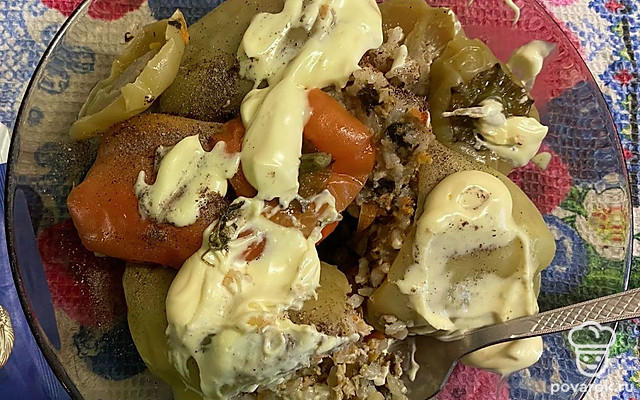 Фаршированные перцы с сухим чесноком — Рецепт с фото