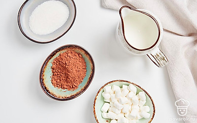 Молоко подогрейте в микроволновке в течение 90 секунд.