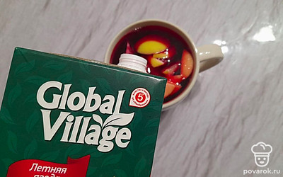 Разбавьте чай ягодным соком.