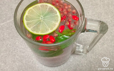 Сложите все в кружку и залейте кипятком.