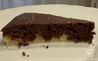 Подавайте пирог теплым. Также можете украсить пирог ягодами, сахарной пудрой, листочками мяты. Приятного аппетита!