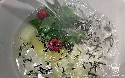 Залейте все кипятком.