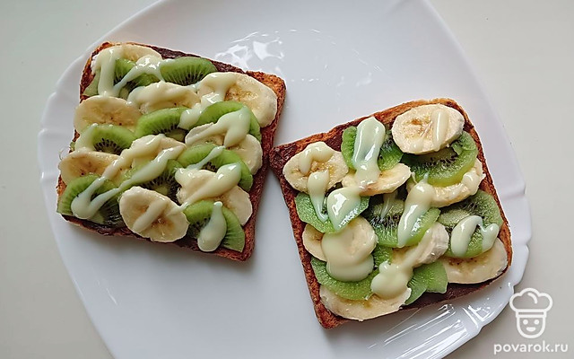 Тосты с бананом и киви — Рецепт с фото