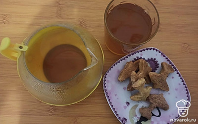 Подавайте напиток с любимыми сладостями. При желании, можете напиток охладить.