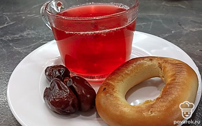 Подаем с любыми сухофруктами и баранкой.