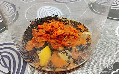 Добавляем все содержимое в чайник.