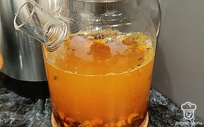 Заливаем все кипятком. 