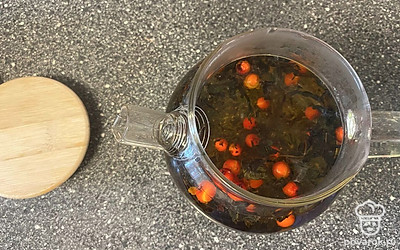 Залейте кипятком.