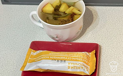 Подаем чай порционно с творожным сырком. Приятного аппетита!