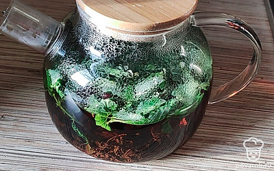 Налейте кипяток.