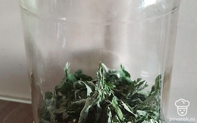 Кладём её в любую банку.