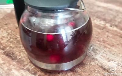 Подавать с вкусными десертами.