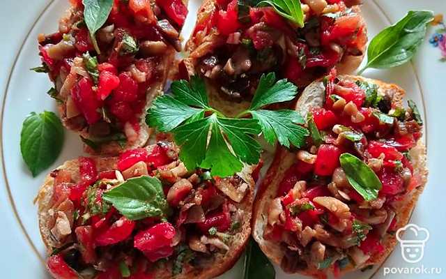 Брускетта с томатами и грибами — Рецепт с фото