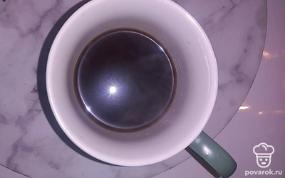 Кофе налить в кружку.