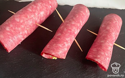 Подавайте на стол, посыпав укропом или петрушкой.