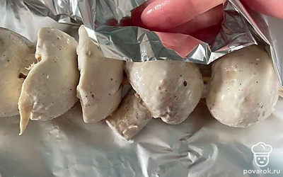 Запекайте в фольге 20 минут при 200 градусах.