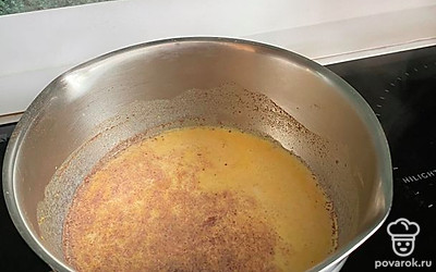 Подогрейте на плите несколько минут, но не кипятите.