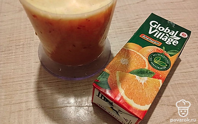 Пробейте ингредиенты блендером.