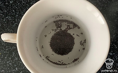 Мак залить кипятком, дать постоять 10 минут.